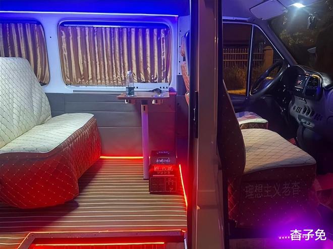 顺改装床车旅行来一场说走就走的自驾游mg不朽情缘网站露营在水草边福特全(图3)